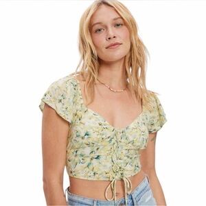 American Eagle - Floral Ruched Crop Top - Yellow